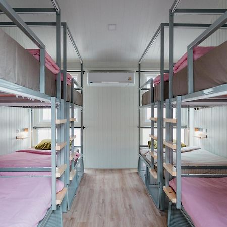 The Yard Hostel Чиангмай Екстериор снимка