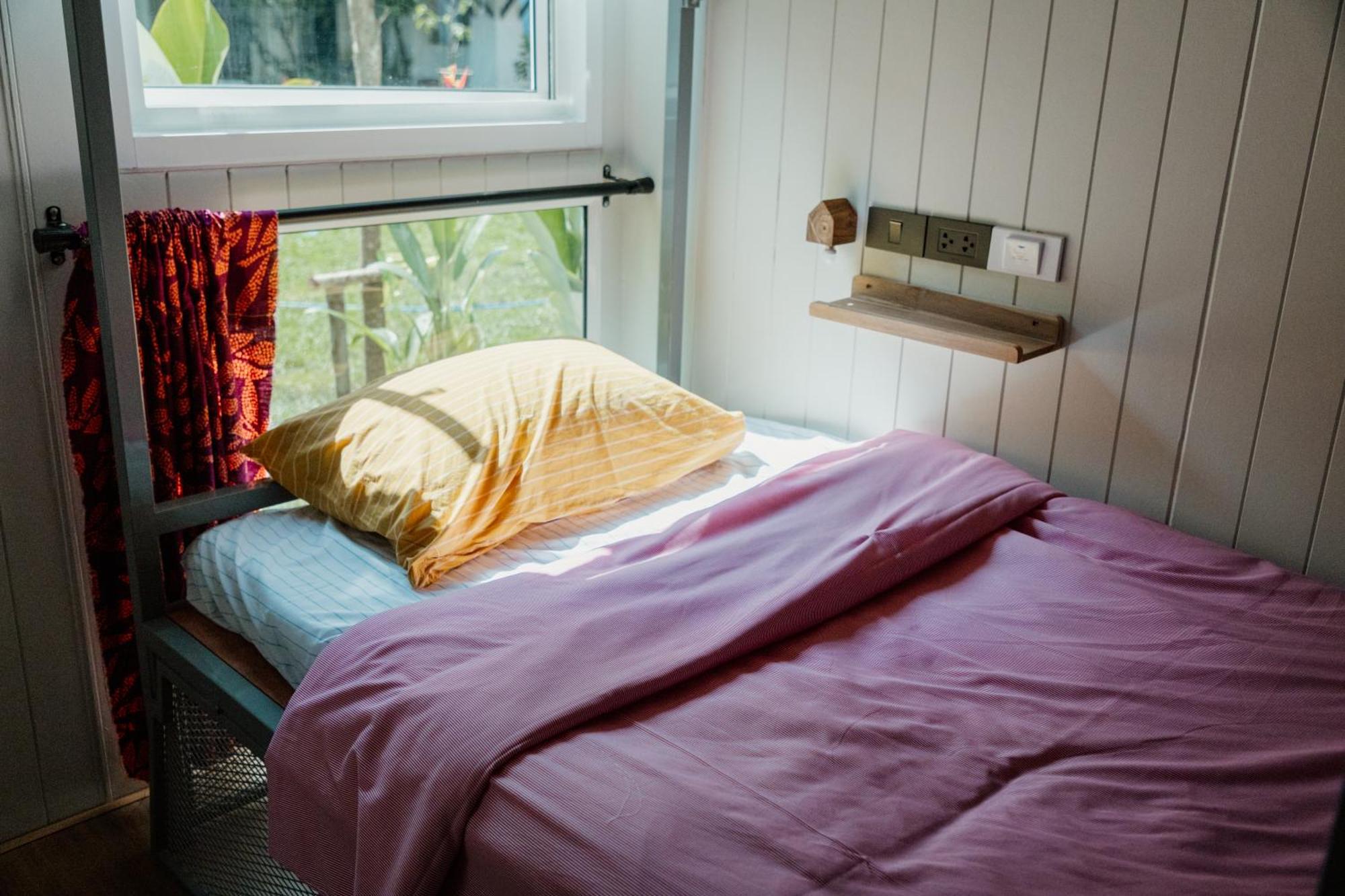 The Yard Hostel Чиангмай Екстериор снимка