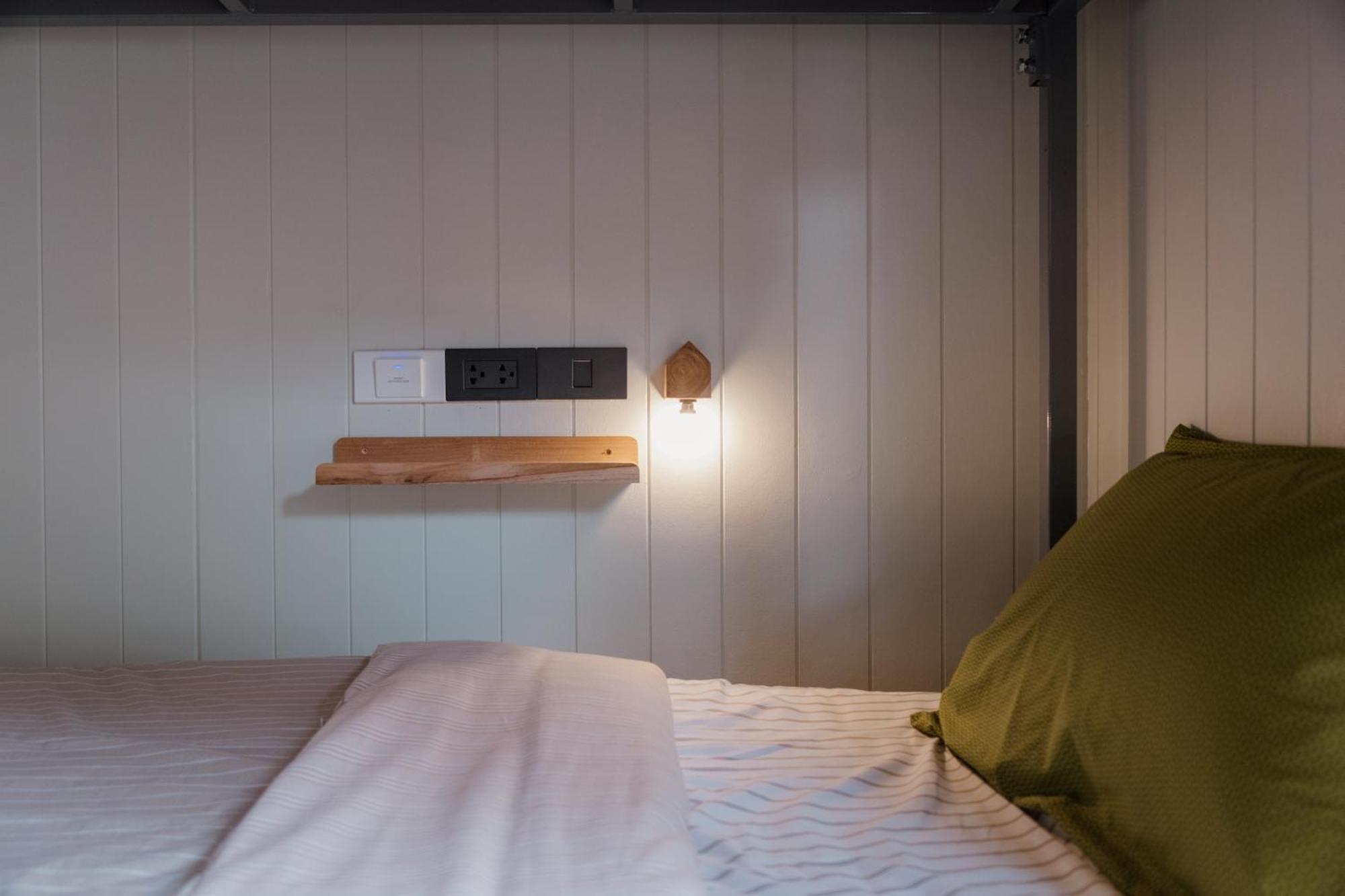The Yard Hostel Чиангмай Екстериор снимка