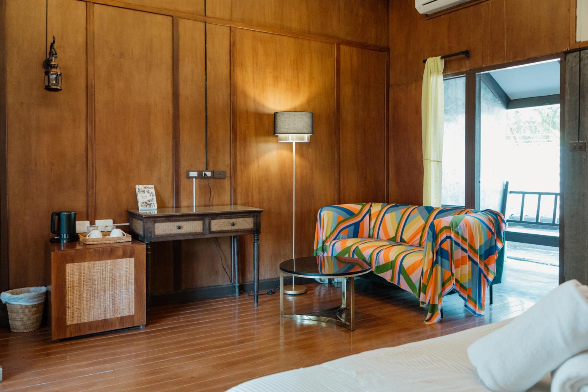 The Yard Hostel Чиангмай Екстериор снимка