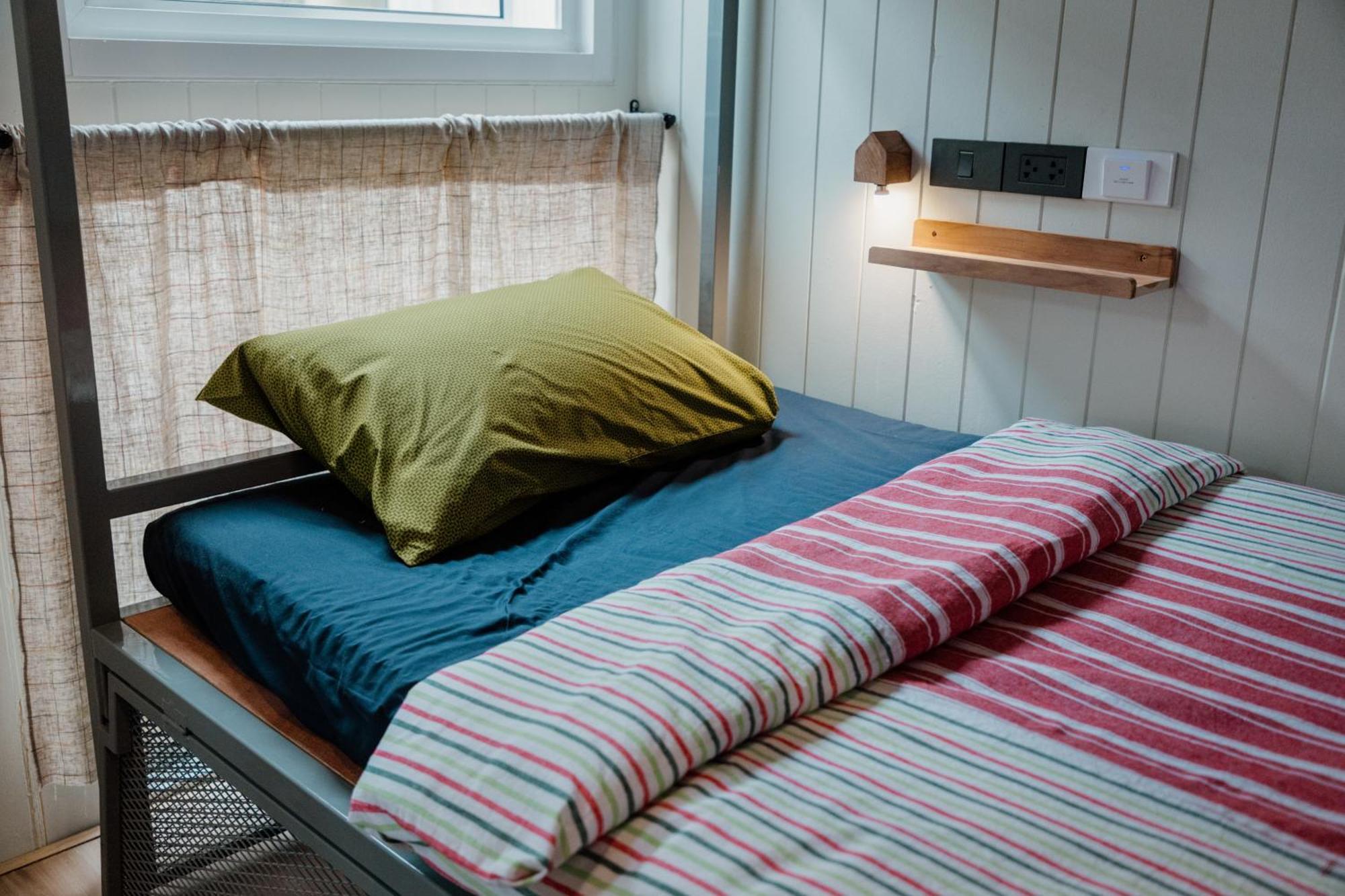 The Yard Hostel Чиангмай Екстериор снимка