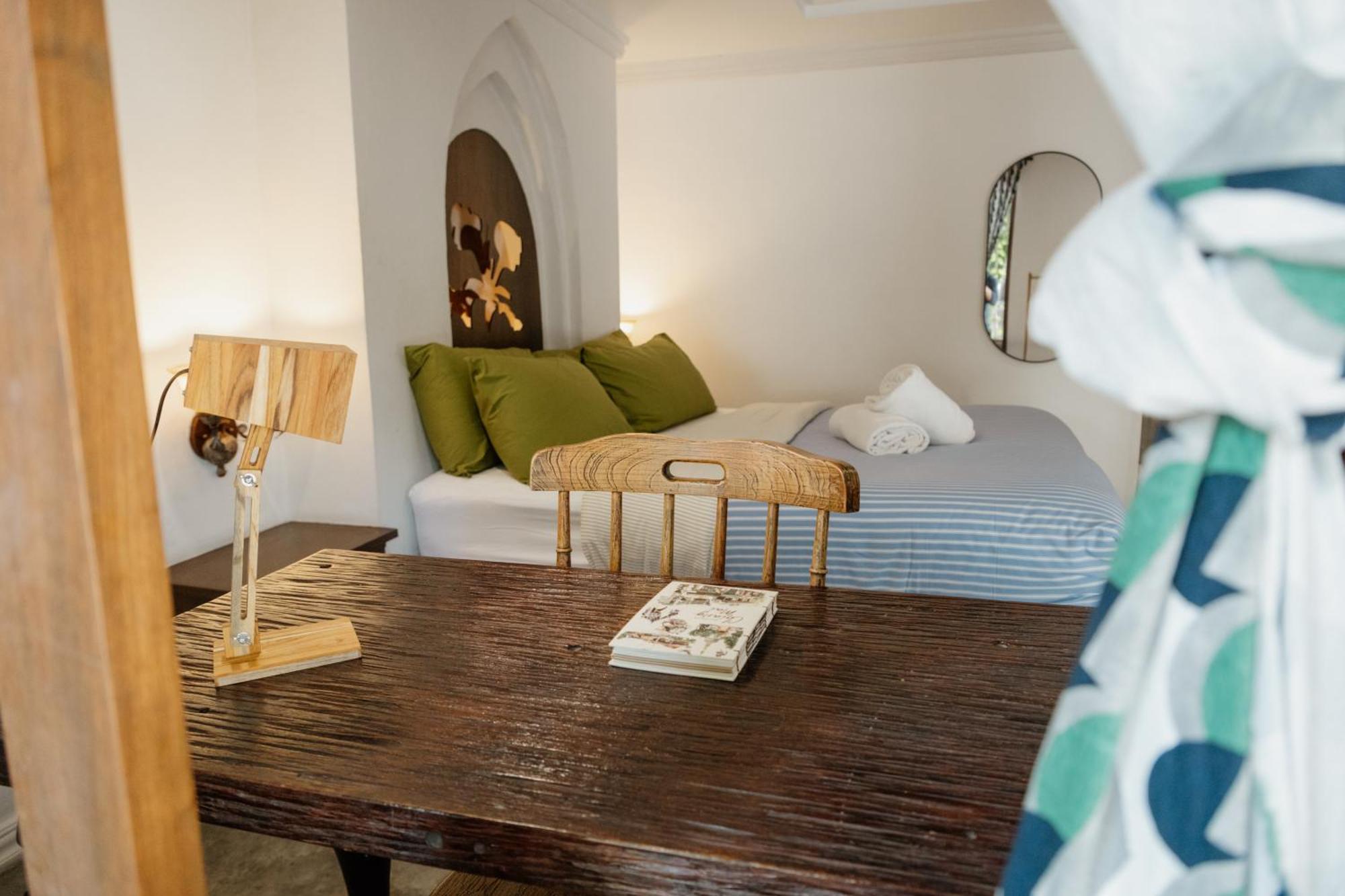 The Yard Hostel Чиангмай Екстериор снимка