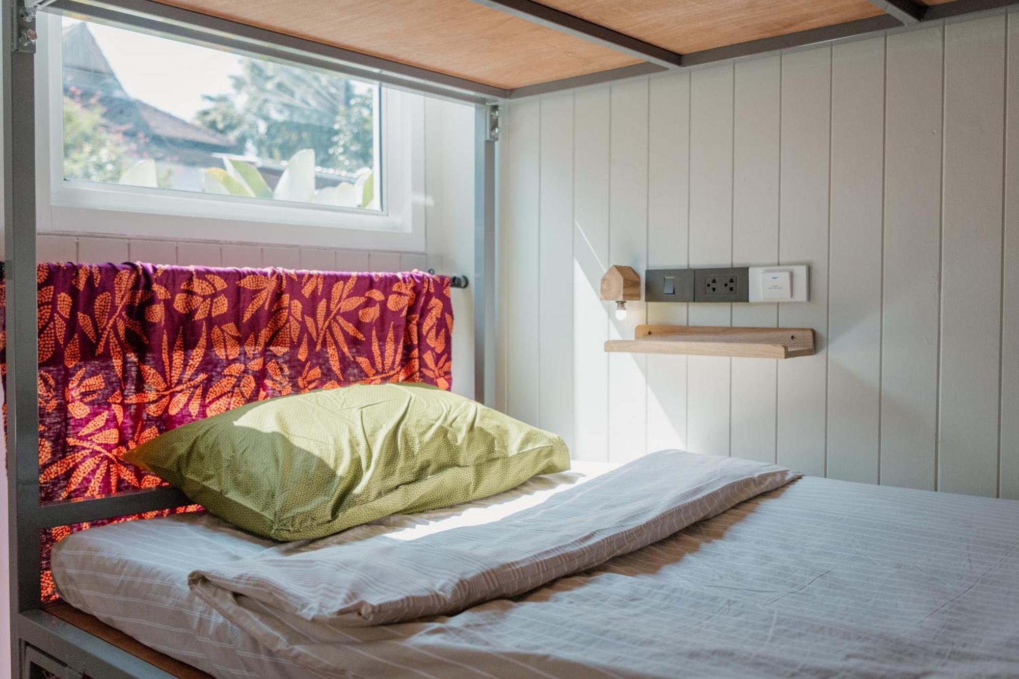 The Yard Hostel Чиангмай Екстериор снимка