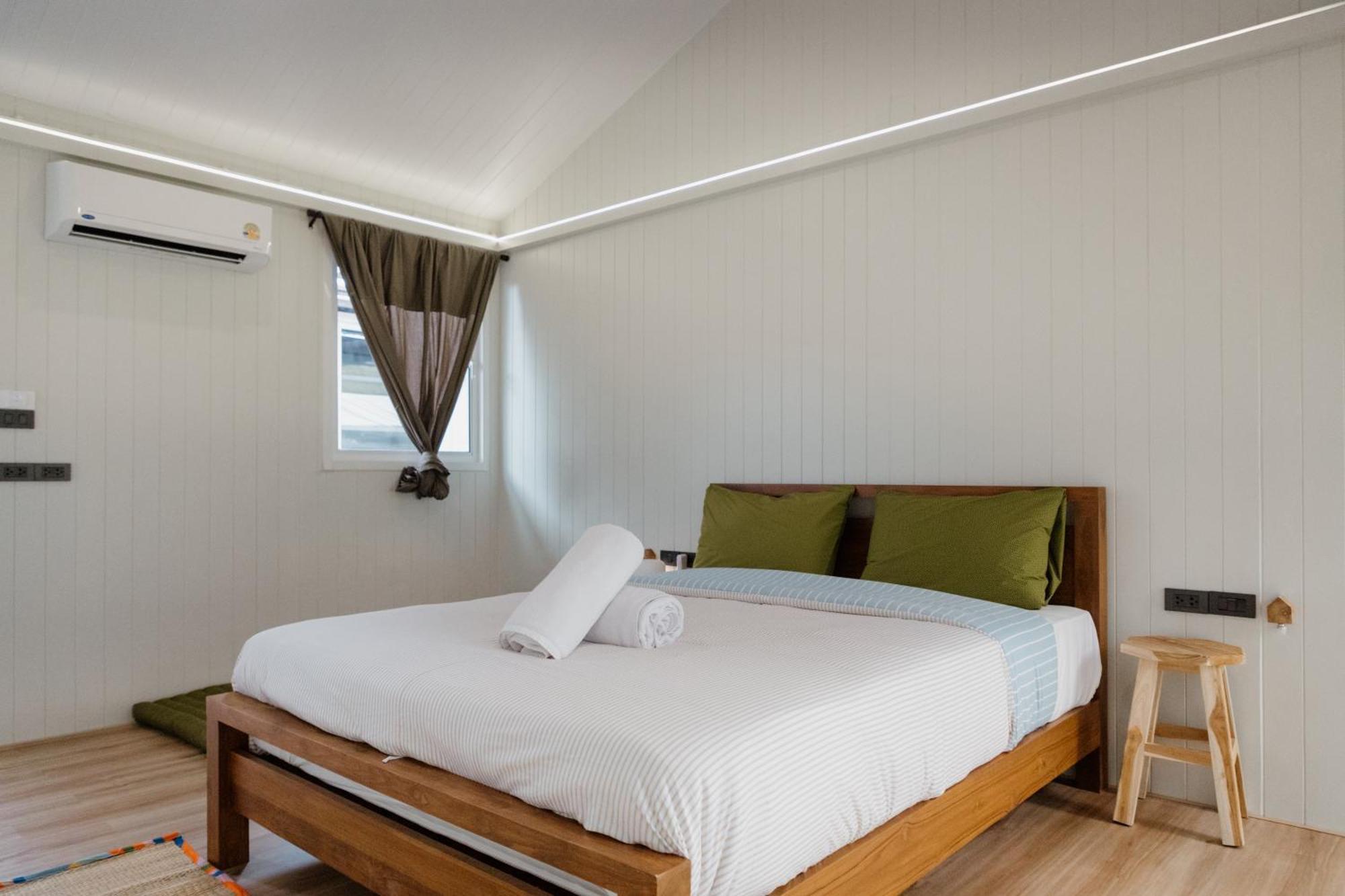 The Yard Hostel Чиангмай Екстериор снимка
