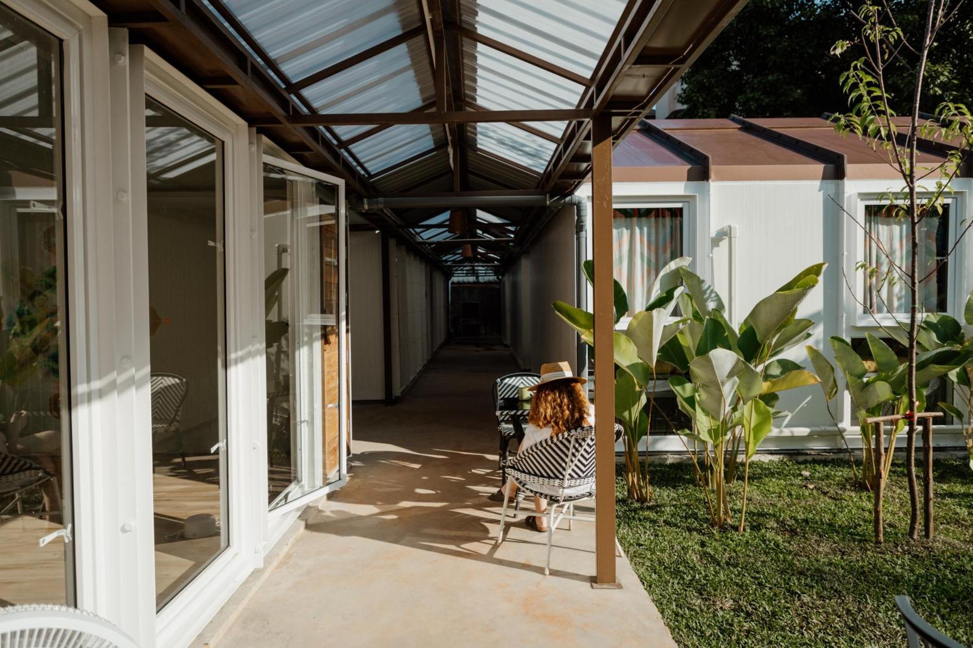 The Yard Hostel Чиангмай Екстериор снимка
